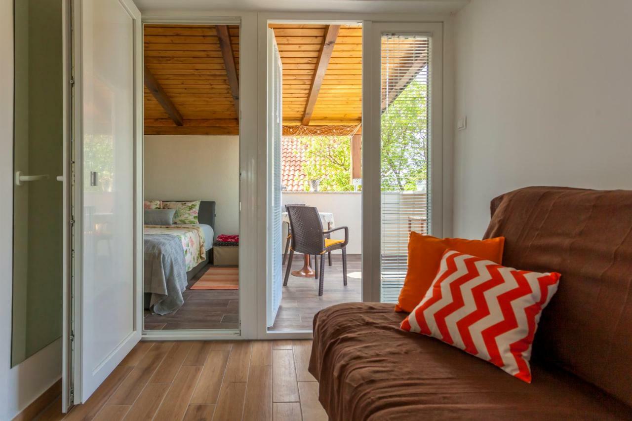 Apartment Hasanec By El-Pi Tours นยีวีเซ ภายนอก รูปภาพ