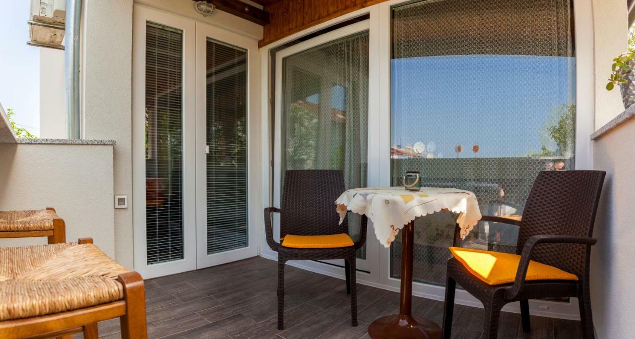 Apartment Hasanec By El-Pi Tours นยีวีเซ ภายนอก รูปภาพ