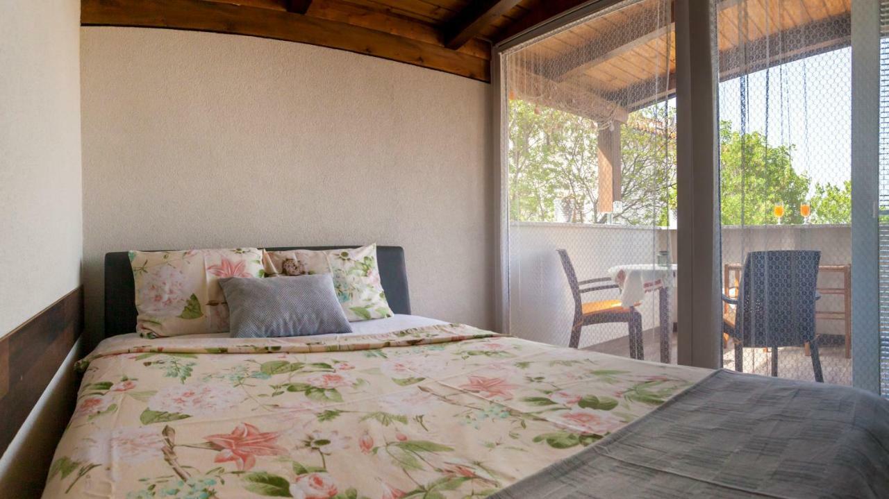 Apartment Hasanec By El-Pi Tours นยีวีเซ ภายนอก รูปภาพ