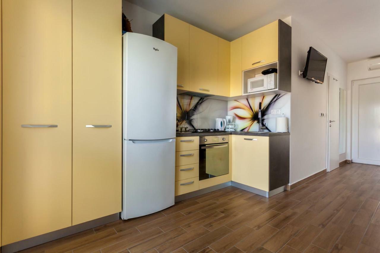 Apartment Hasanec By El-Pi Tours นยีวีเซ ภายนอก รูปภาพ