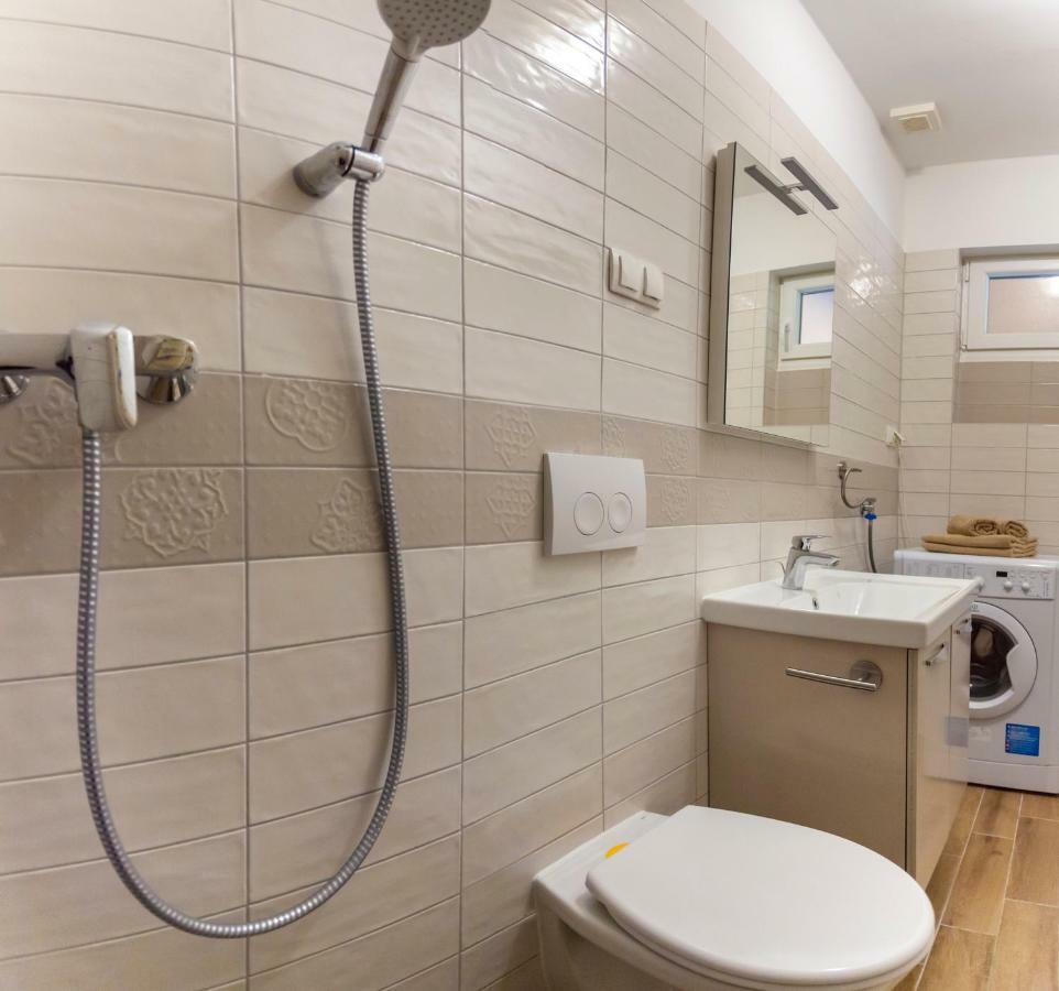 Apartment Hasanec By El-Pi Tours นยีวีเซ ภายนอก รูปภาพ